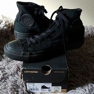 🖤Converse high tops🖤